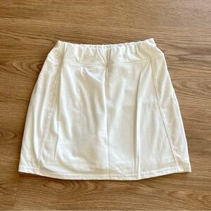 NWOT Women’s Small White Skort Mini Athletic Skirt with Shorts Pockets Gym Track